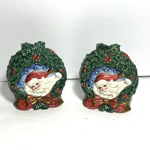 Santa Wreath Salt Pepper Shakers By Fitz And Floyd Omnibus Christmas Decor - Picture 1 of 12